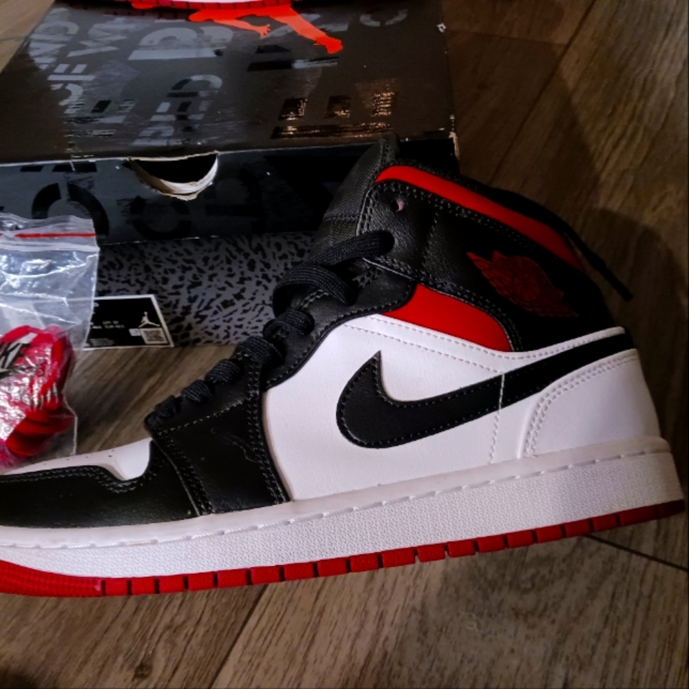 Air Jordan Retros 1